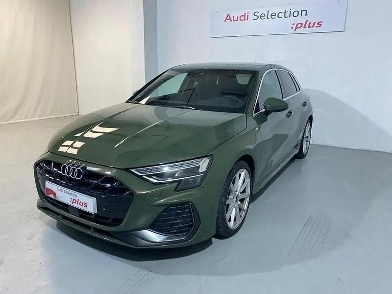 Usado Audi Q3 S-Line 150 HP (110 kW) 2025 Verde SUV