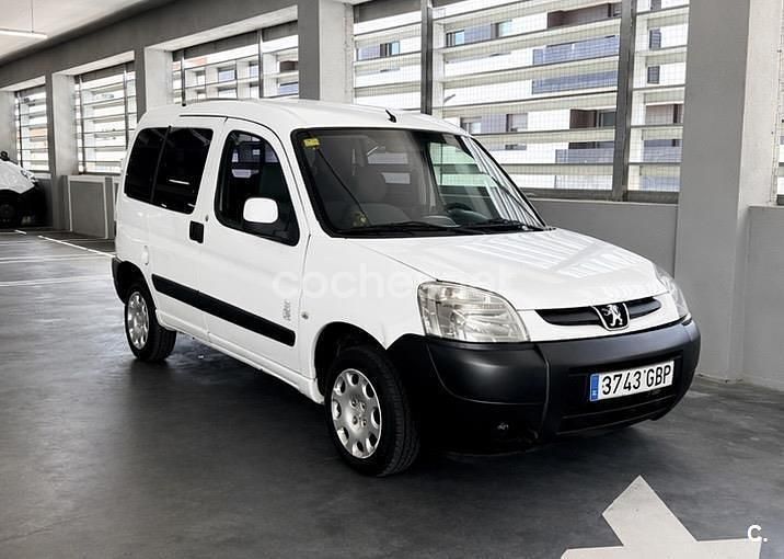 Begagnad Peugeot Partner Tepee 90 HK (66 kW) 2009 Vit Minibuss