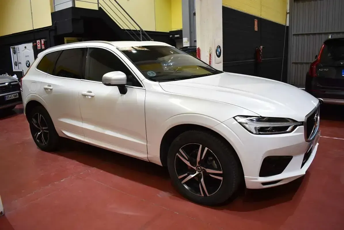 Usado Volvo XC60 R-Design 190 CV (139 kW) 2019 Blanco SUV
