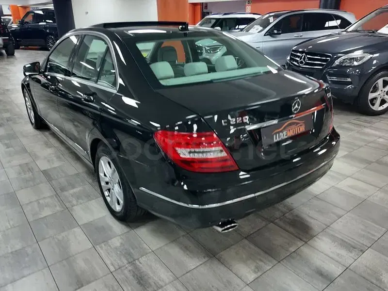 Usado Mercedes C220 Avantgarde 170 CV (125 kW) 2013 Negro Berlina