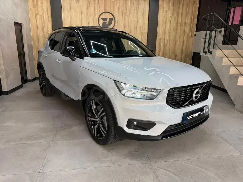 Usado Volvo XC40 R-Design 211 CV (155 kW) 2020 Blanco SUV