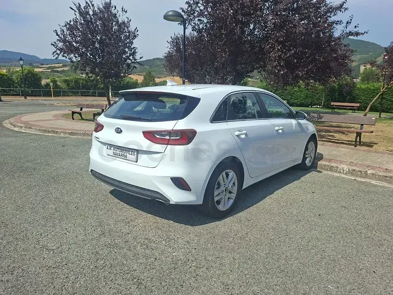 Usado Kia Ceed 115 CV (84 kW) 2020 Blanco Utilitario