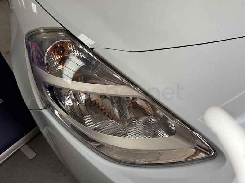 Usado Renault Clio II Expression 75 CV (55 kW) 2011 Blanco Berlina