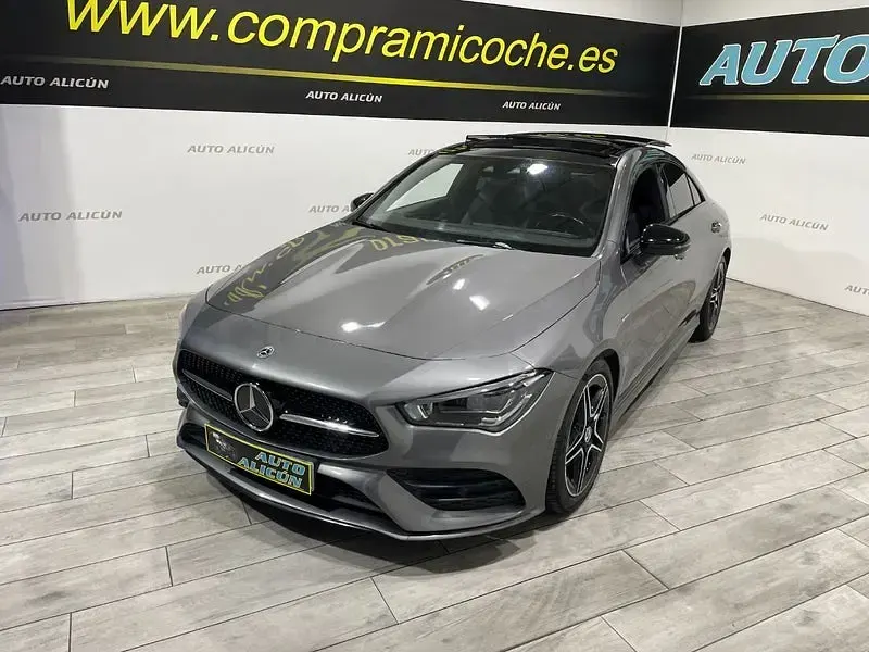 Usado Mercedes CLA200 150 CV (110 kW) 2021 Gris / plata Berlina