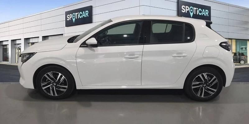 Usado Peugeot 208 Allure 102 CV (75 kW) 2023 Blanco Utilitario