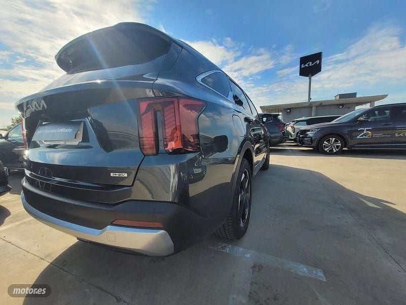Usado Kia Sorento 252 CV (185 kW) 2025 Gris / plata SUV