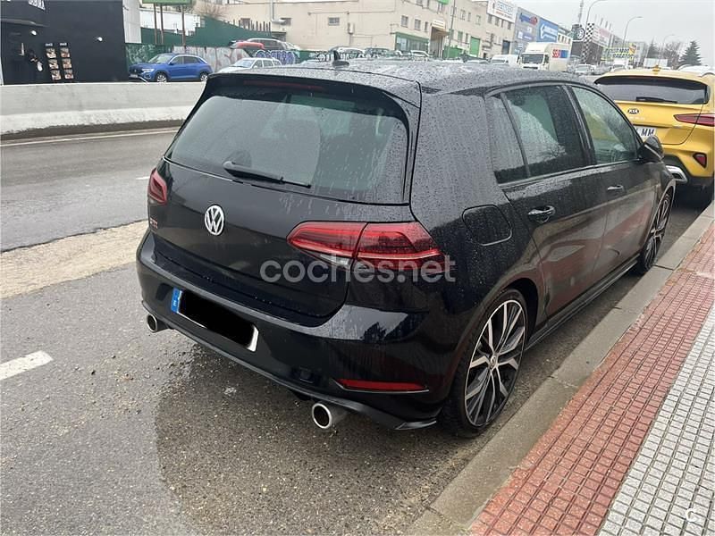 Usado VW Golf VII GTI 245 CV (180 kW) 2019 Negro Berlina