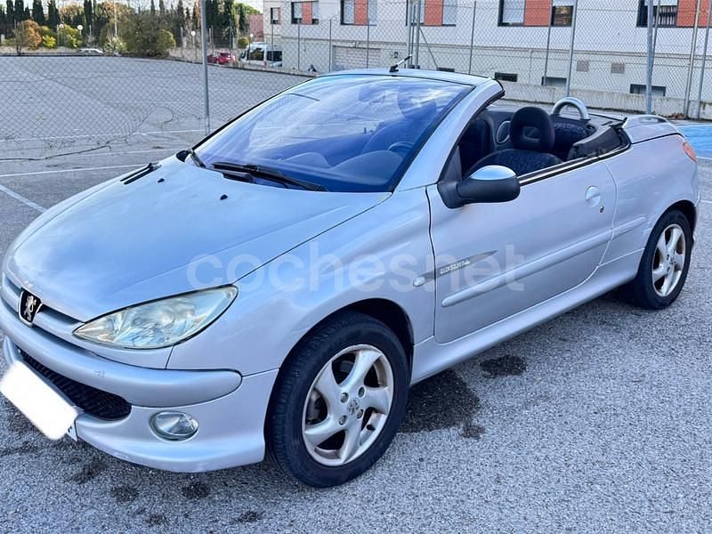 Azul Usado 2004 Peugeot 206 CC Quiksilver Descapotable | 1999 € (Super precio) - Imagen 1/4