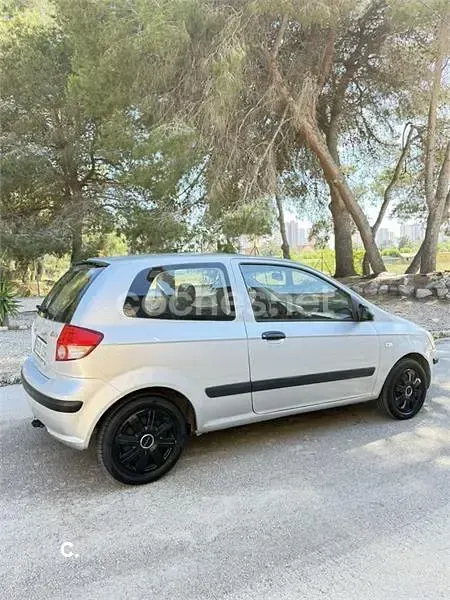 Usado Hyundai Getz 63 CV (46 kW) 2005 Gris / plata Utilitario
