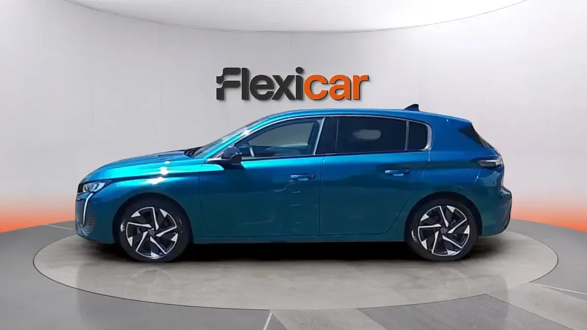 Usado Peugeot 308 Allure 131 CV (96 kW) 2024 Azul Berlina