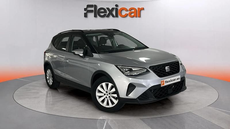 Usado Seat Arona Style 116 CV (85 kW) 2022 Gris SUV
