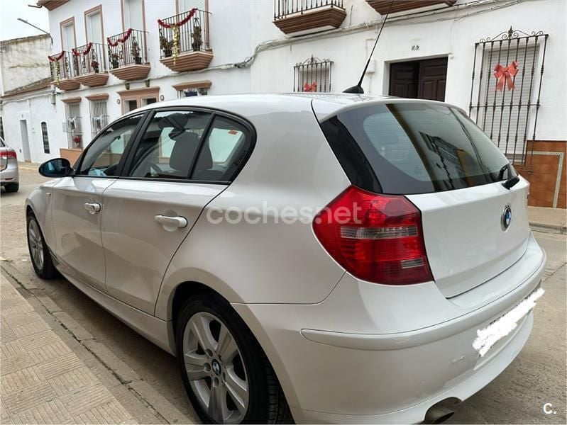 Usado BMW 118 122 CV (89 kW) 2007 Blanco Utilitario