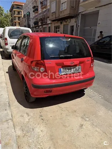 Usado Hyundai Getz 63 CV (46 kW) 2005 Rojo Utilitario