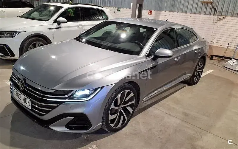 Usado VW Arteon R-line 150 CV (110 kW) 2022 Gris / plata Berlina