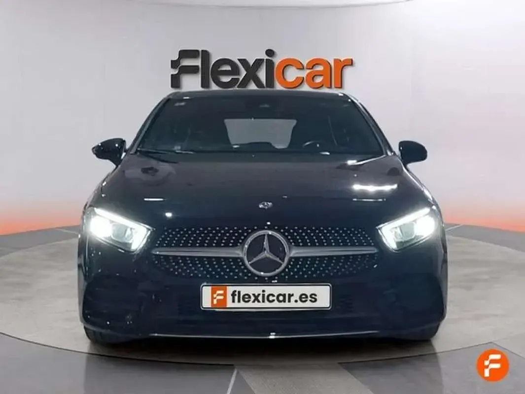 Usado Mercedes A180 109 CV (80 kW) 2021 Negro Utilitario