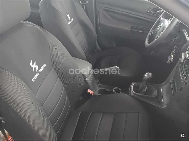 Azul Usado 2004 Skoda Superb Classic Berlina | 2100 € - Imagen 1/4