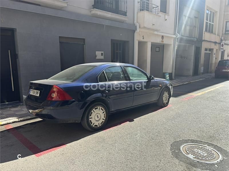 Azul Usado 2002 Ford Mondeo Trend Berlina | 1100 € (Super precio) - Imagen 1/4
