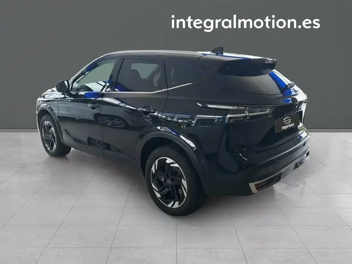 Usado Nissan Qashqai N-Connecta 140 CV (102 kW) 2024 Negro SUV