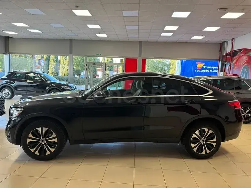 Usado Mercedes GLC300e 320 CV (235 kW) 2021 Negro SUV