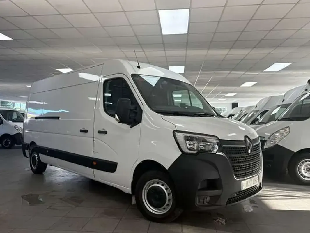 Usado Renault Master 135 CV (99 kW) 2023 Blanco Monovolumen