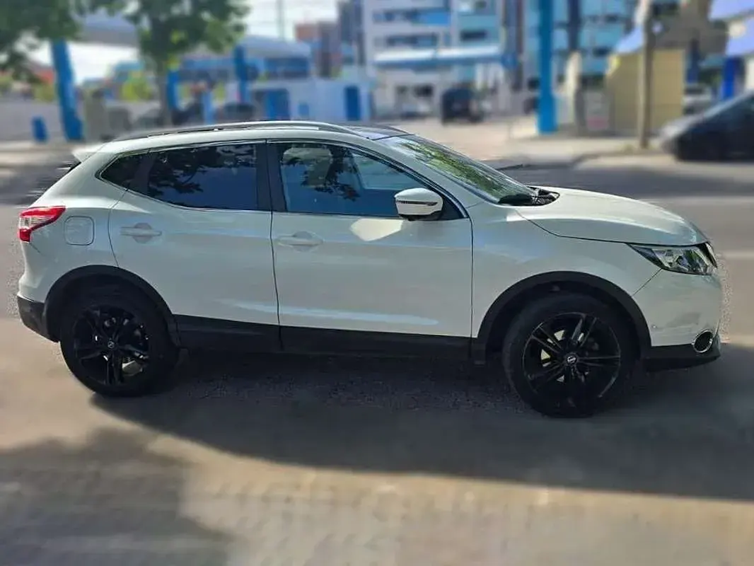 Usado Nissan Qashqai Black Edition 131 CV (96 kW) 2017 Blanco SUV