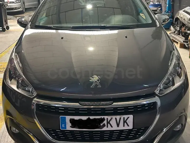 Usado Peugeot 208 82 CV (60 kW) 2019 Beige Utilitario