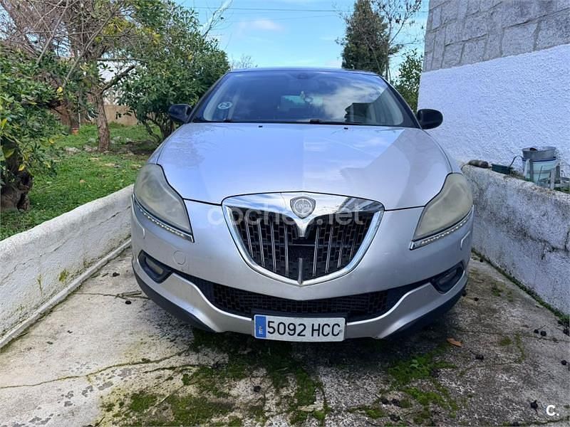 Usado Lancia Delta 190 CV (139 kW) 2011 Gris / plata Utilitario