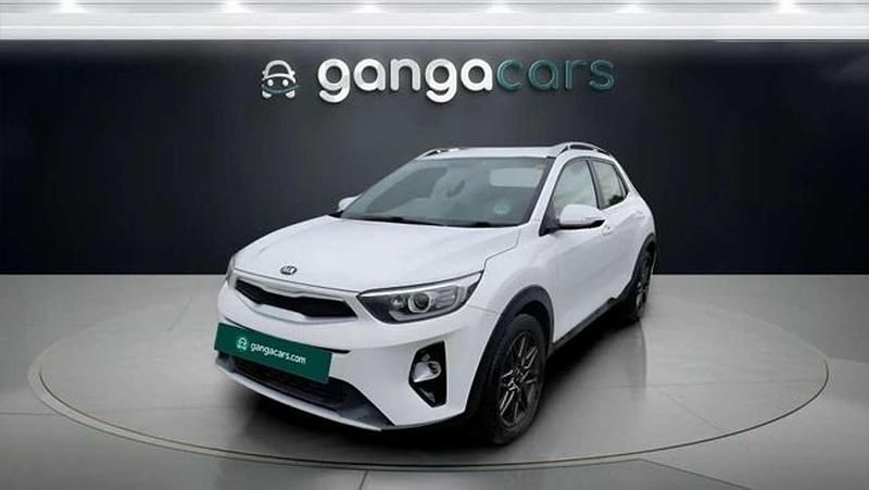 Usado Kia Stonic 84 CV (61 kW) 2022 Blanco SUV