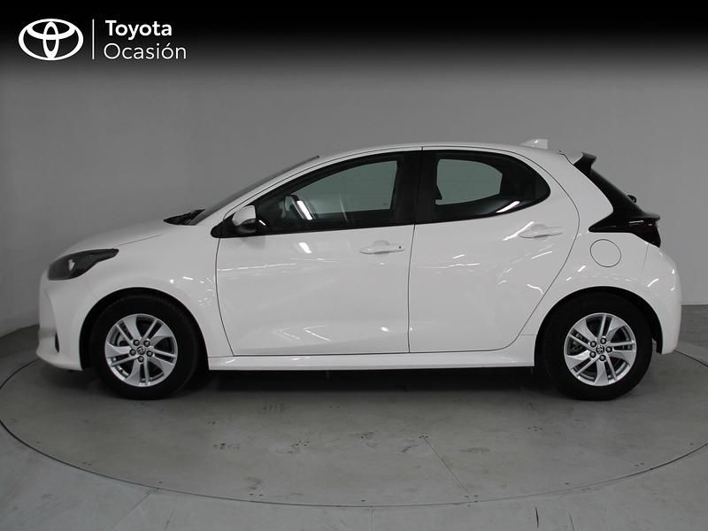 Usado Toyota Yaris Hybrid Business Edition 116 CV (85 kW) 2021 Blanco Berlina