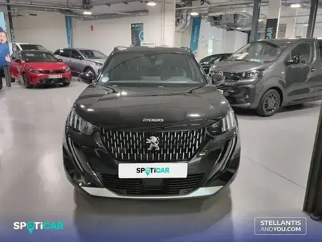 Usado Peugeot 2008 GT 130 CV (95 kW) 2023 Negro SUV