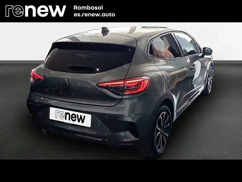 Usado Renault Clio V Techno 100 CV (73 kW) 2025 Gris Berlina