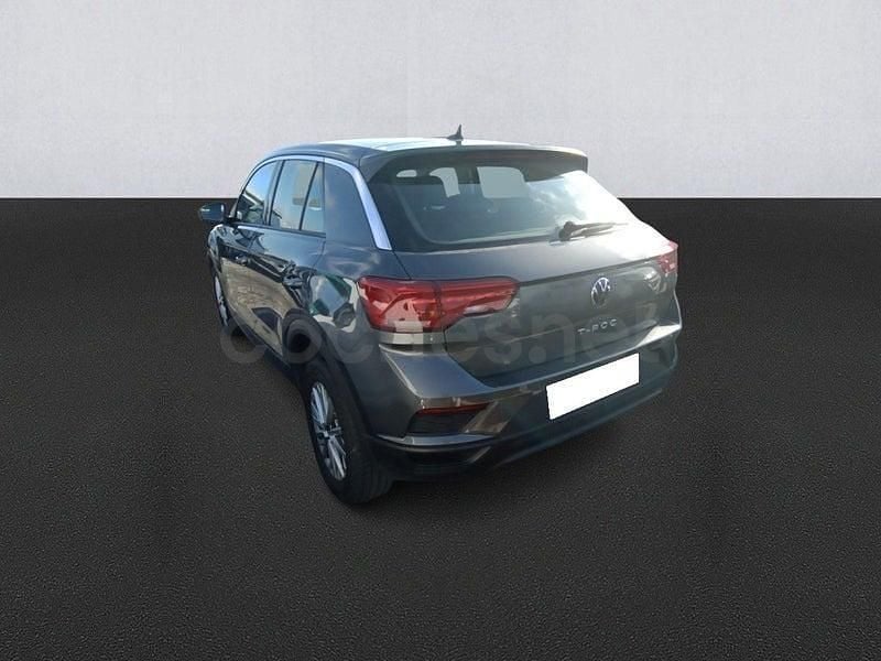 Usado VW T-Roc Edition 116 CV (85 kW) 2022 Gris / plata SUV