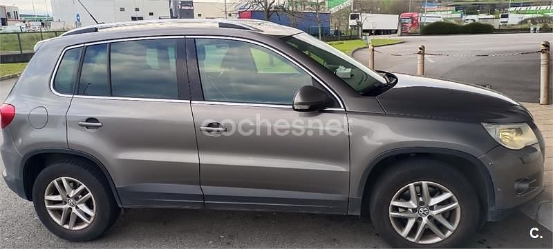 Usado VW Tiguan Advance 110 CV (80 kW) 2010 Gris / plata SUV