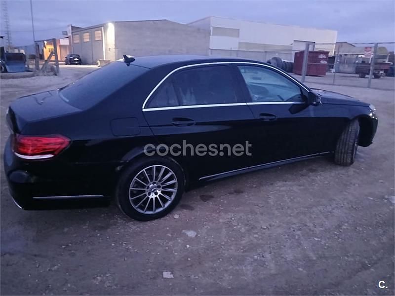 Usado Mercedes E220 Avantgarde 170 CV (125 kW) 2014 Negro Berlina