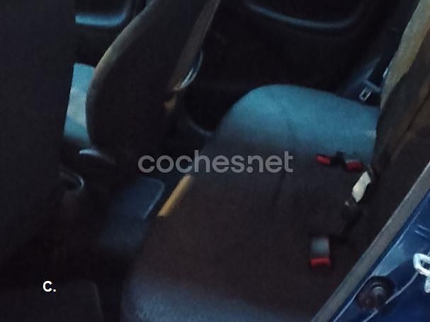 Usado Toyota Yaris Luna 87 CV (63 kW) 2005 Azul Berlina