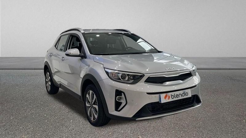 Usado Kia Stonic 79 CV (58 kW) 2024 Gris SUV