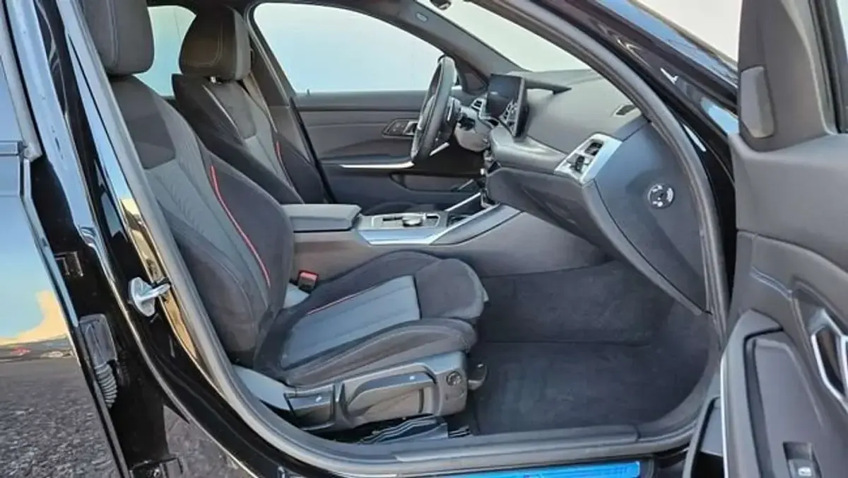 Używany BMW 330e M Sport 292 KM (214 kW) 2025 Czarny Kombi