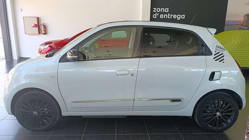 Usado Renault Twingo Urban Night 59 kW (81 CV) 2022 Blanco Utilitario