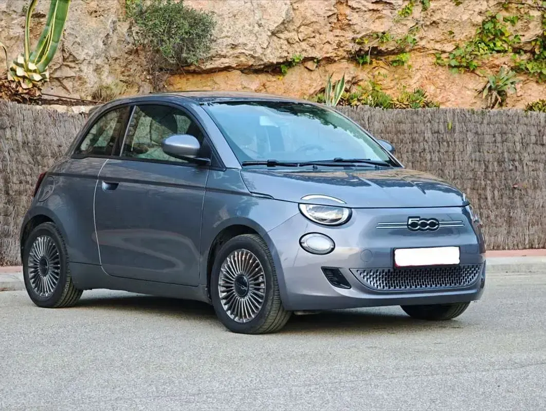 Usado Fiat 500e Icon 86 kW (118 CV) 2022 Gris Descapotable