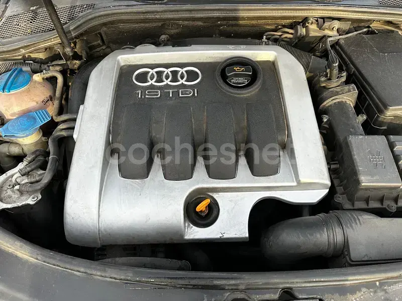 Usado Audi A3 Ambition 100 CV (73 kW) 2003 Negro Utilitario