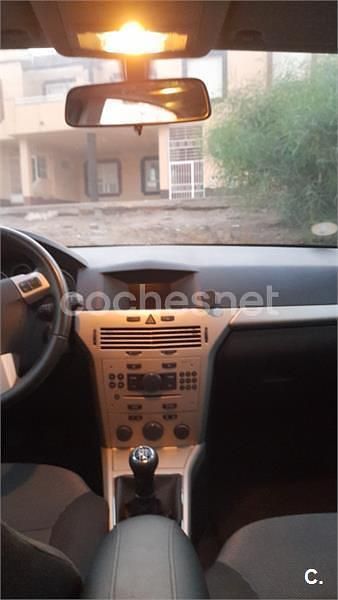 Usado Opel Astra Cosmo 110 CV (80 kW) 2009 Beige Berlina