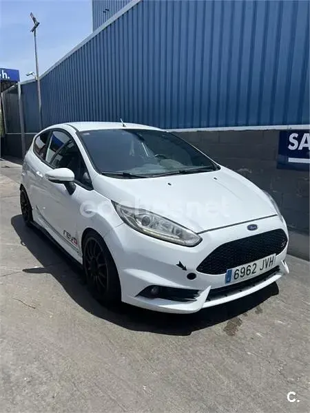 Usado Ford Fiesta ST 182 CV (133 kW) 2016 Blanco Utilitario