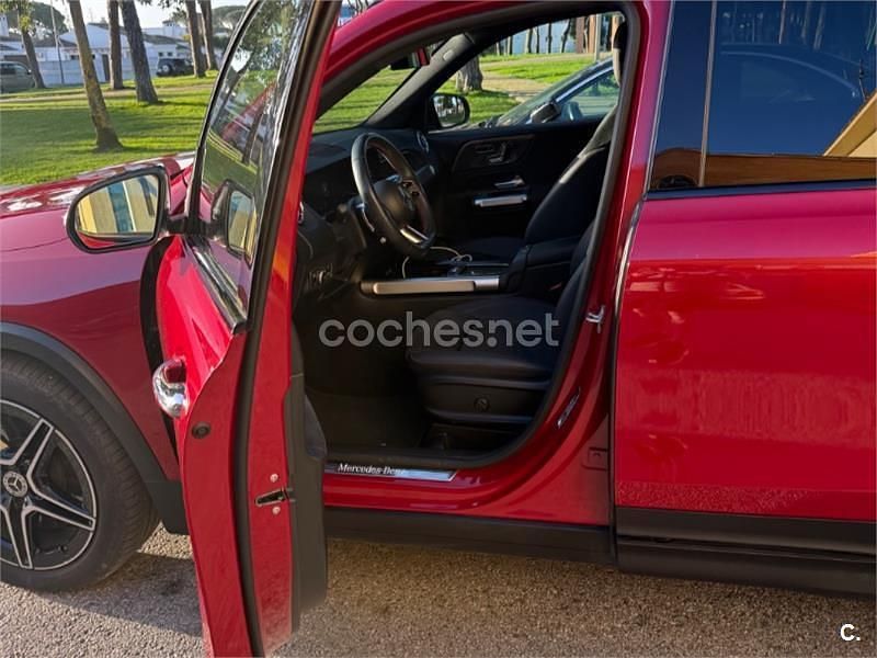 Usado Mercedes GLB220 190 CV (139 kW) 2024 Granate SUV
