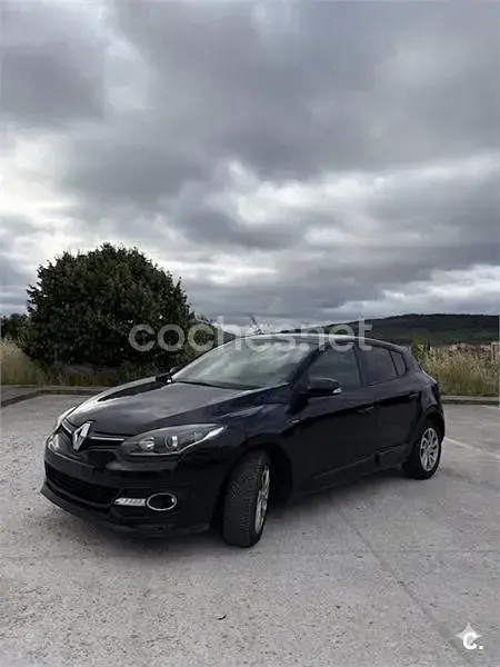Usado Renault Mégane LIMITED 115 CV (84 kW) 2015 Negro Berlina