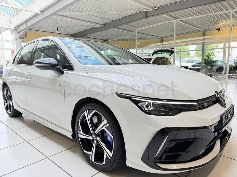 Usado VW Golf VIII R 333 CV (244 kW) 2025 Blanco Berlina