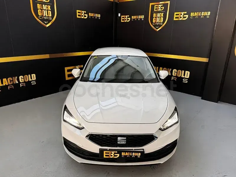 Usado Seat Leon Style 115 CV (84 kW) 2021 Blanco Berlina
