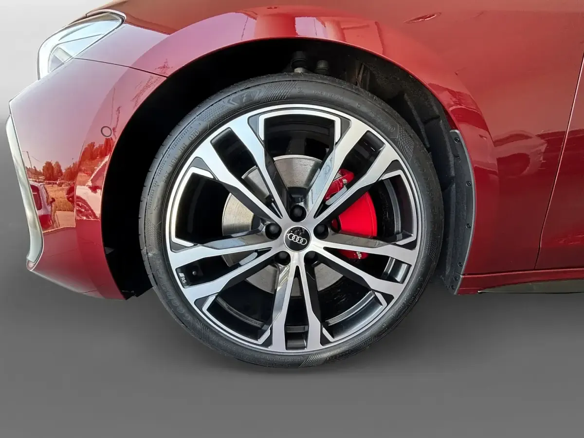 Usado Audi A5 S-Line 204 CV (150 kW) 2026 Rojo Familiar
