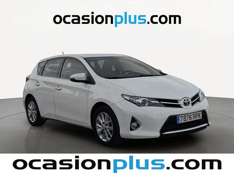 Usado Toyota Auris Active 132 CV (97 kW) 2013 Blanco Utilitario