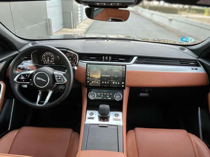 Usado Jaguar F-Pace R-Dynamic 204 CV (150 kW) 2024 Azul SUV