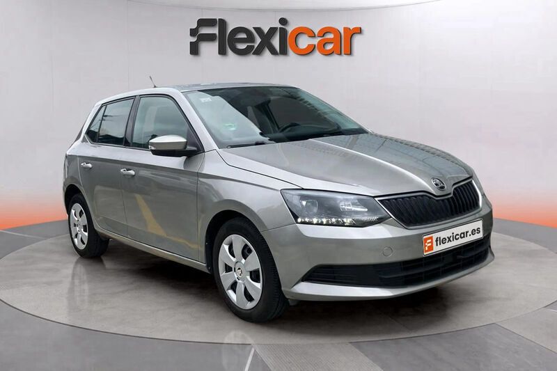 Gris Usado 2015 Skoda Fabia Active Berlina | 7890 € (Buen precio) - Imagen 1/4